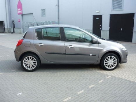 Renault Clio - 1.2 tce 5 Deurs 1e Eig AIRCO 6 mnd GARANTIE - 1