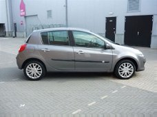 Renault Clio - 1.2 tce 5 Deurs 1e Eig AIRCO 6 mnd GARANTIE