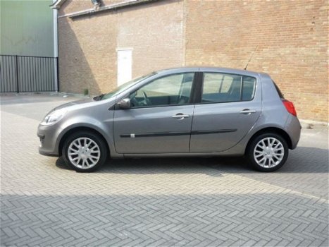 Renault Clio - 1.2 tce 5 Deurs 1e Eig AIRCO 6 mnd GARANTIE - 1