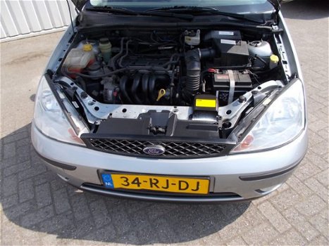 Ford Focus Wagon - 1.6-16V FUTURA - 1