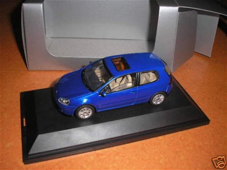 1:43 Schuco Volkswagen Golf V 3d Atlantis blauw dealer editon - 1