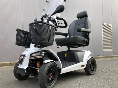 Scootmobielen en auto's v/a € 550 te koop in Maasdijk - 0