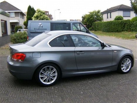 BMW 1-serie Coupé - 1-Serie 120i High Executive M/Pakket Automaat Leder Navi Nieuwstaat - 1