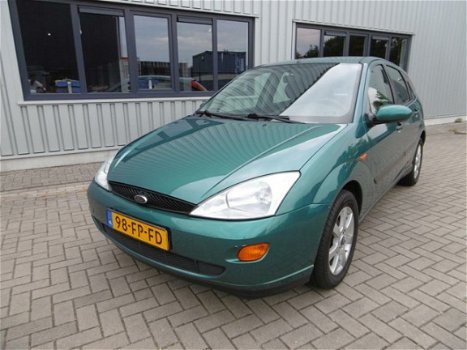 Ford Focus - 1.6-16V Trend Airco Apk t/m 11-07-2019 - 1