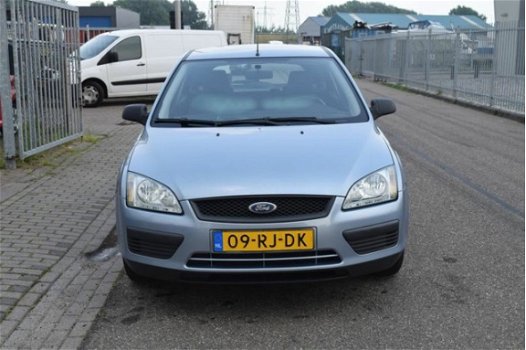 Ford Focus - 1.4-16V Ambiente | Airco | Cruise | NAP + APK 9-2020 - 1