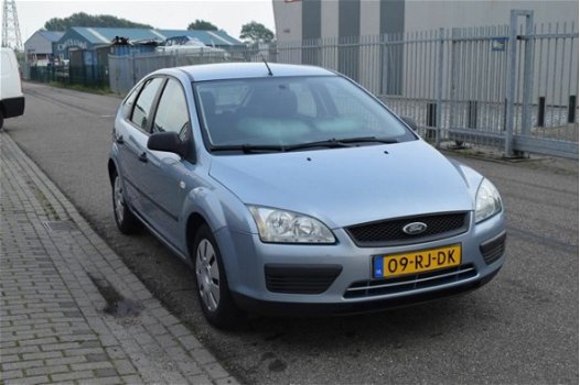 Ford Focus - 1.4-16V Ambiente | Airco | Cruise | NAP + APK 9-2020 - 1