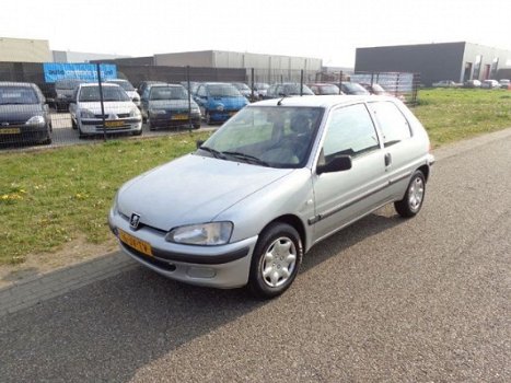 Peugeot 106 - 1.1 XR met NIEUWE APK - 1