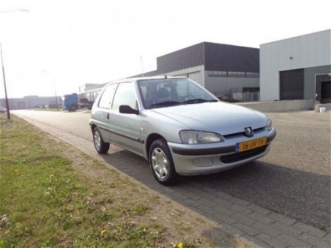 Peugeot 106 - 1.1 XR met NIEUWE APK - 1