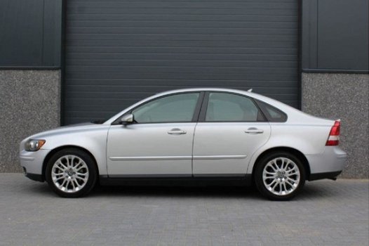 Volvo S40 - 2.5 T5 Momentum 220PK 2004 NAP/ Clima/ Cruise/ Leder/ Trekhaak/ Elek. ramen + spiegels/ - 1