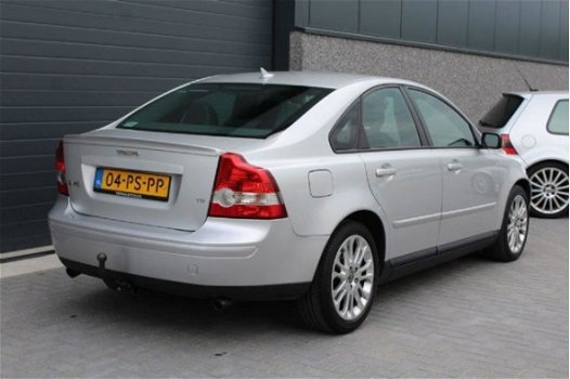 Volvo S40 - 2.5 T5 Momentum 220PK 2004 NAP/ Clima/ Cruise/ Leder/ Trekhaak/ Elek. ramen + spiegels/ - 1