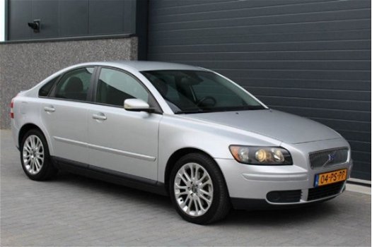 Volvo S40 - 2.5 T5 Momentum 220PK 2004 NAP/ Clima/ Cruise/ Leder/ Trekhaak/ Elek. ramen + spiegels/ - 1