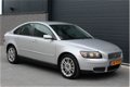 Volvo S40 - 2.5 T5 Momentum 220PK 2004 NAP/ Clima/ Cruise/ Leder/ Trekhaak/ Elek. ramen + spiegels/ - 1 - Thumbnail