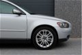 Volvo S40 - 2.5 T5 Momentum 220PK 2004 NAP/ Clima/ Cruise/ Leder/ Trekhaak/ Elek. ramen + spiegels/ - 1 - Thumbnail