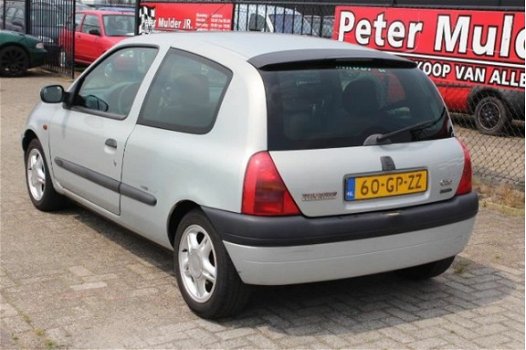 Renault Clio - 1.2-16V Authentique Peter Mulder JR Emmer-Compascuum - 1