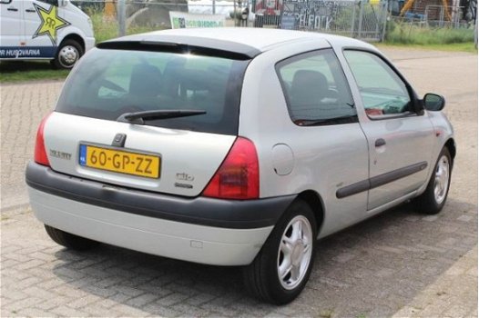 Renault Clio - 1.2-16V Authentique Peter Mulder JR Emmer-Compascuum - 1