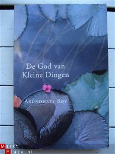 De God van Kleine Dingen: Arundhati Roy, paperback