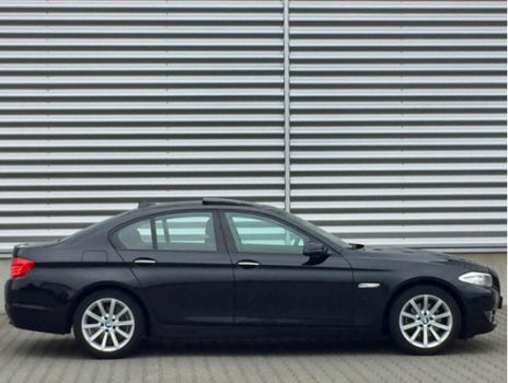 BMW 5-serie - 520d High EXE SCH.DAK/LEER/NAVI/TRKHAAK - 1