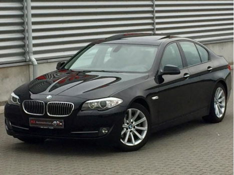 BMW 5-serie - 520d High EXE SCH.DAK/LEER/NAVI/TRKHAAK - 1