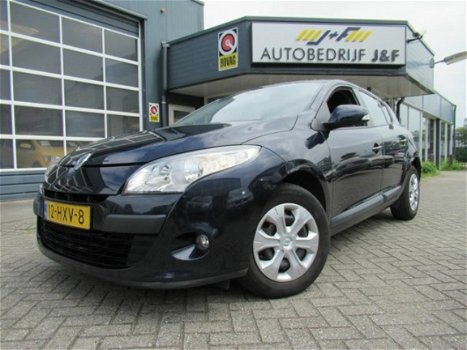 Renault Mégane - 1.6 Sélection Business 5drs NAV - 1