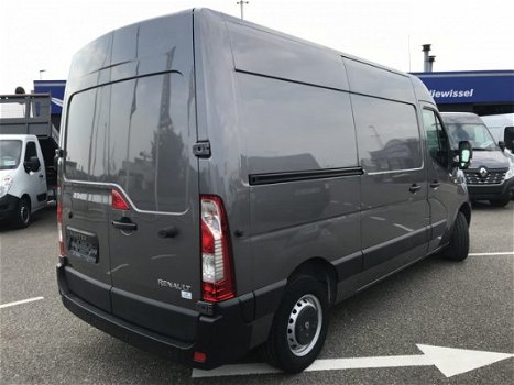 Renault Master - T33 2.3 dCi L2H2 130 pk 15.868 km - 1