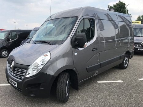 Renault Master - T33 2.3 dCi L2H2 130 pk 15.868 km - 1