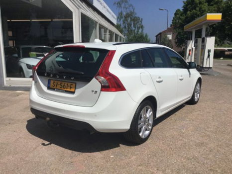 Volvo V60 - 1.6 T3 KINETIC Automaat Trekhaak - 1