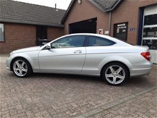 Mercedes-Benz C-klasse - C 180 Coupe Automaat BlueEFFICIENCY Navigatie NL-auto