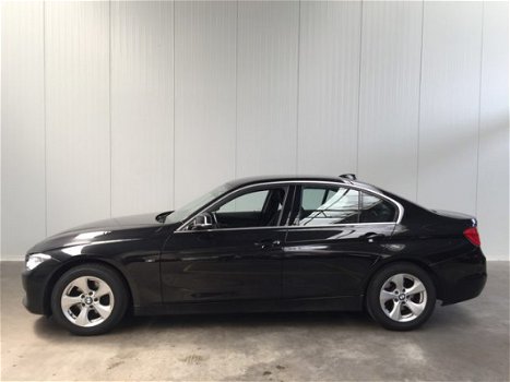 BMW 3-serie - 320I SPORT-LINE 170PK XENON-LEDER-NAVI-PDC-LMV-ECC-SPORT.INT. End Of Year Sale - 1