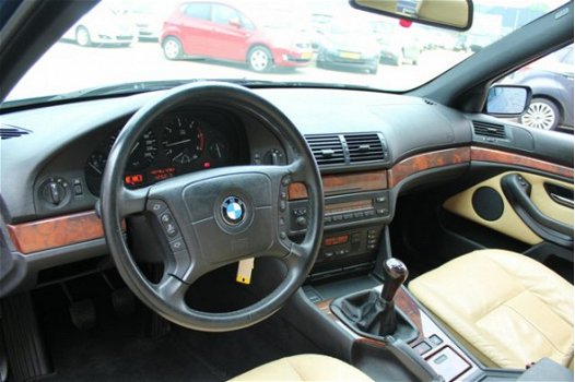 BMW 5-serie - 520D EXECUTIVE Youngtimer, 1e eigenaar, Dealeronderhouden, Leder, ECC Clima, Cruise - 1