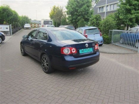 Volkswagen Jetta - 2.0 FSI Comfortline 128413 km nap boekjes - 1