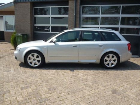 Audi A4 Avant - 4.2 V8 quattro S4 Exclusive - 1