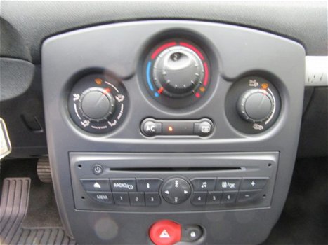 Renault Clio - 1.2 COLLECTION Airco Trekhaak Cpv Elektr.ramen Rijklaar Lichtm.velgen - 1