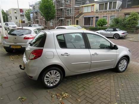 Renault Clio - 1.2 COLLECTION Airco Trekhaak Cpv Elektr.ramen Rijklaar Lichtm.velgen - 1