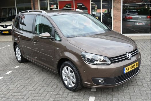 Volkswagen Touran - 1.2 TSI Life Navigatie/PDC - 1