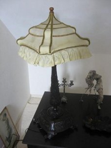 Origineel jaren 20, gebeeldhouwde lamp...