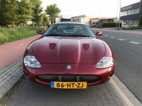 Jaguar XK8 - 4.0 V8 COUPÉ - 1