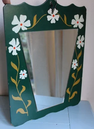 Leuke brocante spiegel groen/bloem - nr. 1