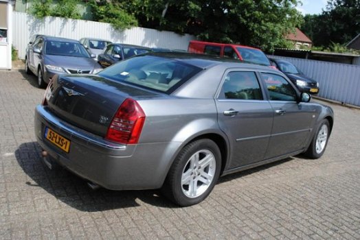 Chrysler 300C - 3.0 V6 CRD PERFECTE STAAT . N.A.P - 1