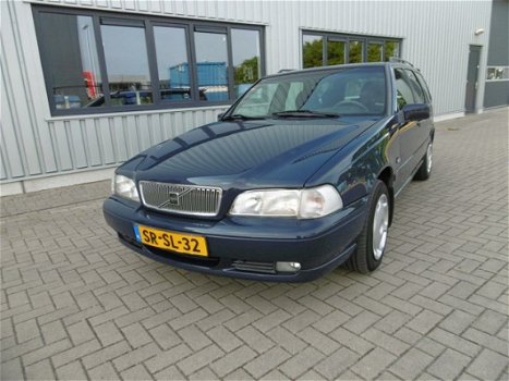 Volvo V70 - 2.5 TDI V-Line Airco Cruise Control 1e Eigenaar - 1