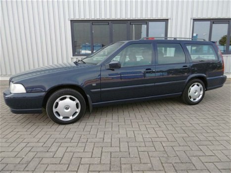 Volvo V70 - 2.5 TDI V-Line Airco Cruise Control 1e Eigenaar - 1