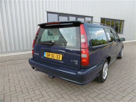 Volvo V70 - 2.5 TDI V-Line Airco Cruise Control 1e Eigenaar - 1