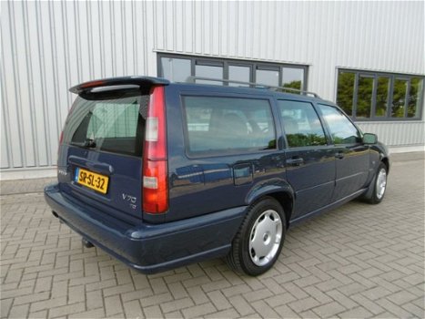 Volvo V70 - 2.5 TDI V-Line Airco Cruise Control 1e Eigenaar - 1