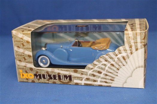 1:43 Ixo Mus039 Lagonda LG6 Drophead 1938 blauw - 2