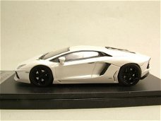 1:43 Welly GTA 41004W Lamborghini Aventador LP700-4 metallic white