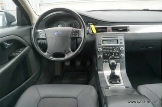 Volvo V70 - 2.4d kinetic 120kW - 1