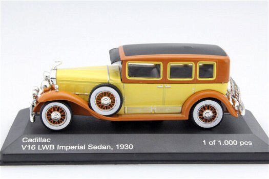 1:43 WhiteBox WB182 1930 Cadillac V16 LWB Imperial Sedan geel-bruin (Ixo) - 2