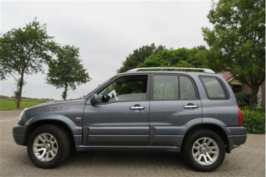 Suzuki Grand Vitara - 2.0i met Leder, Airco en Vele Opties - 1