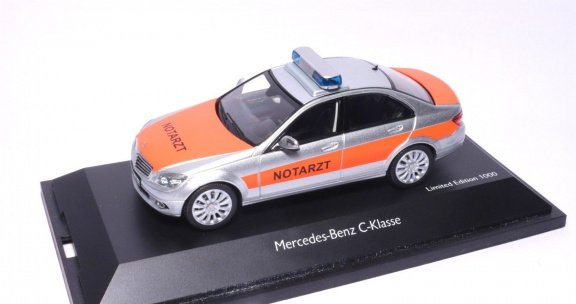 1:43 Schuco Mercedes C Notarzt (W204) dokter - 2