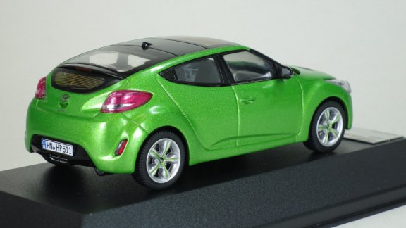 1:43 Ixo Premium X Hyundai Veloster 2012 metallic-groen - 2