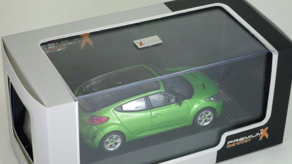 1:43 Ixo Premium X Hyundai Veloster 2012 metallic-groen - 3